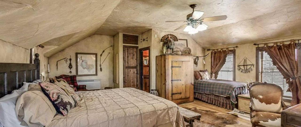 Last Outpost Bandera Ranch House Luaran gambar