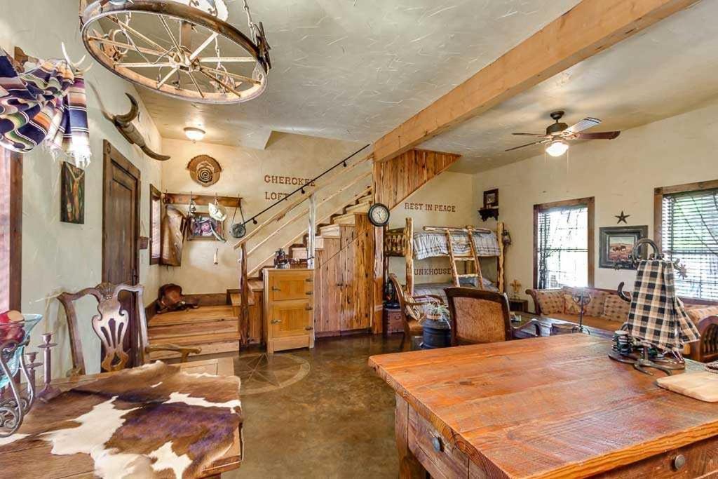 Last Outpost Bandera Ranch House Luaran gambar